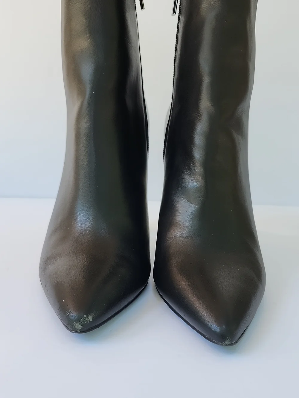 WHITE HOUSE/BLACK MARKET KELSEA LEATHER ANKLE BOOTS